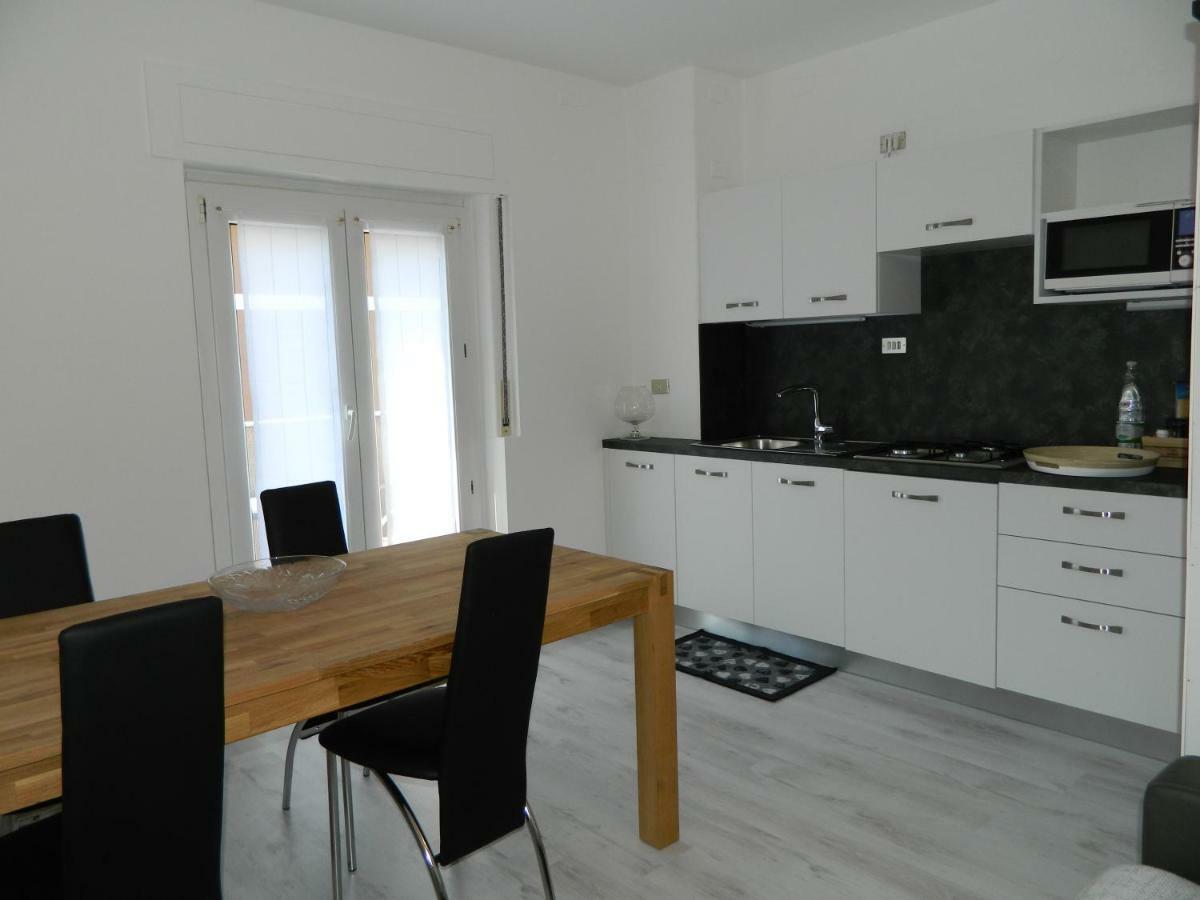 Wind Apartment Torbole Sul Garda Bagian luar foto